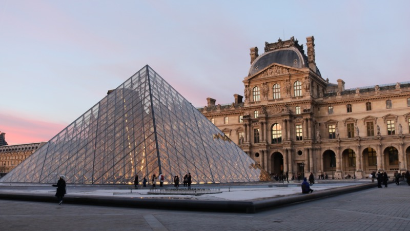 Young au pair with a Parisian family